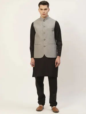 Men'S Kurta Pyjama With Black Solid Nehru Jacket